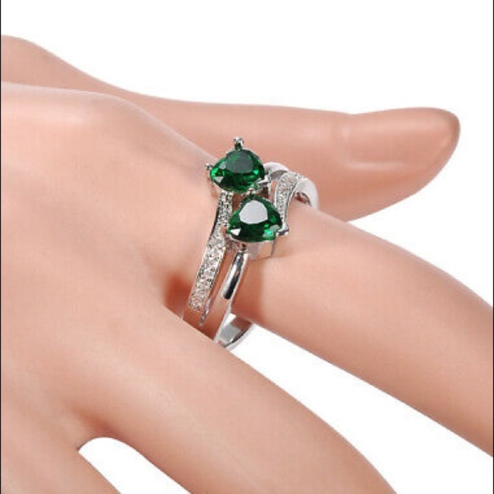 925 Sterling Silver💚Double Heart Cut Emerald Ring - Picture 2 of 5